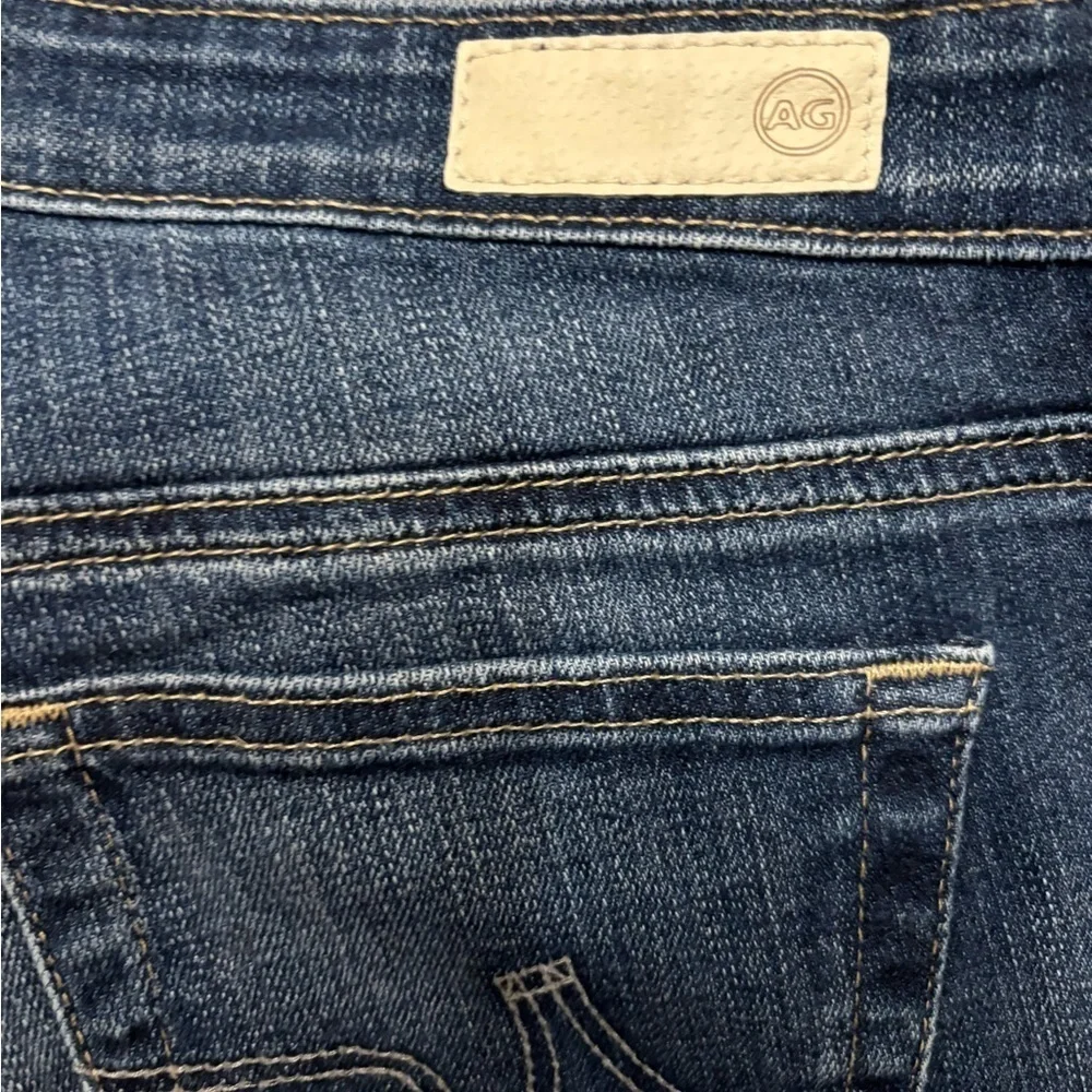 Ag Adriano Goldschmied Blue Jeans with Distinctive Back Pocket‎ Design